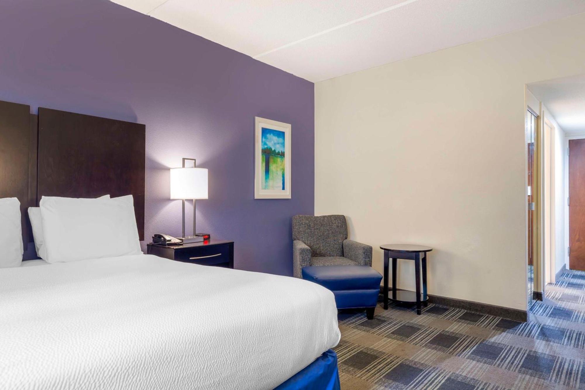Best Western Hartford Hotel And Suites Экстерьер фото