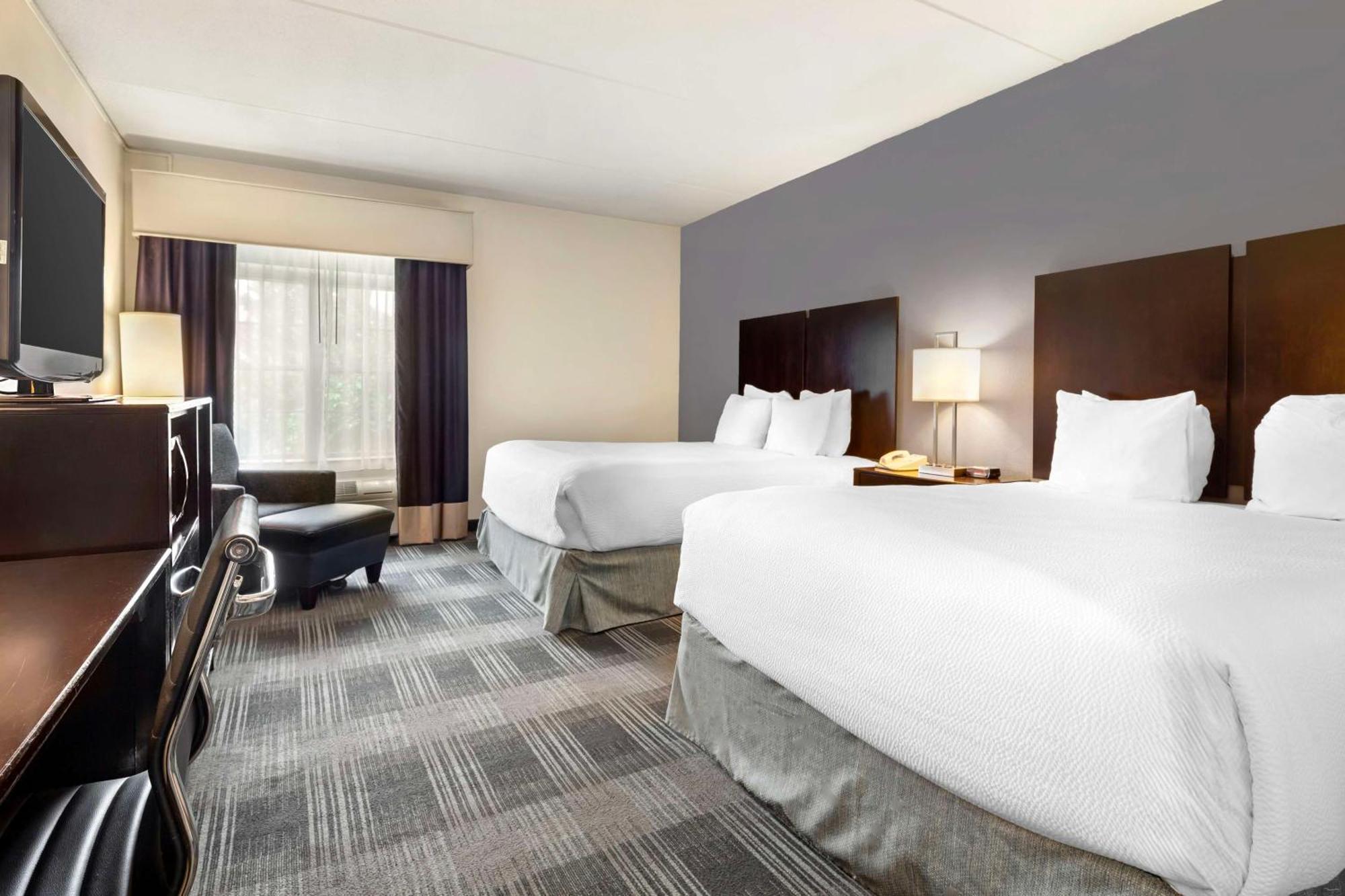 Best Western Hartford Hotel And Suites Экстерьер фото