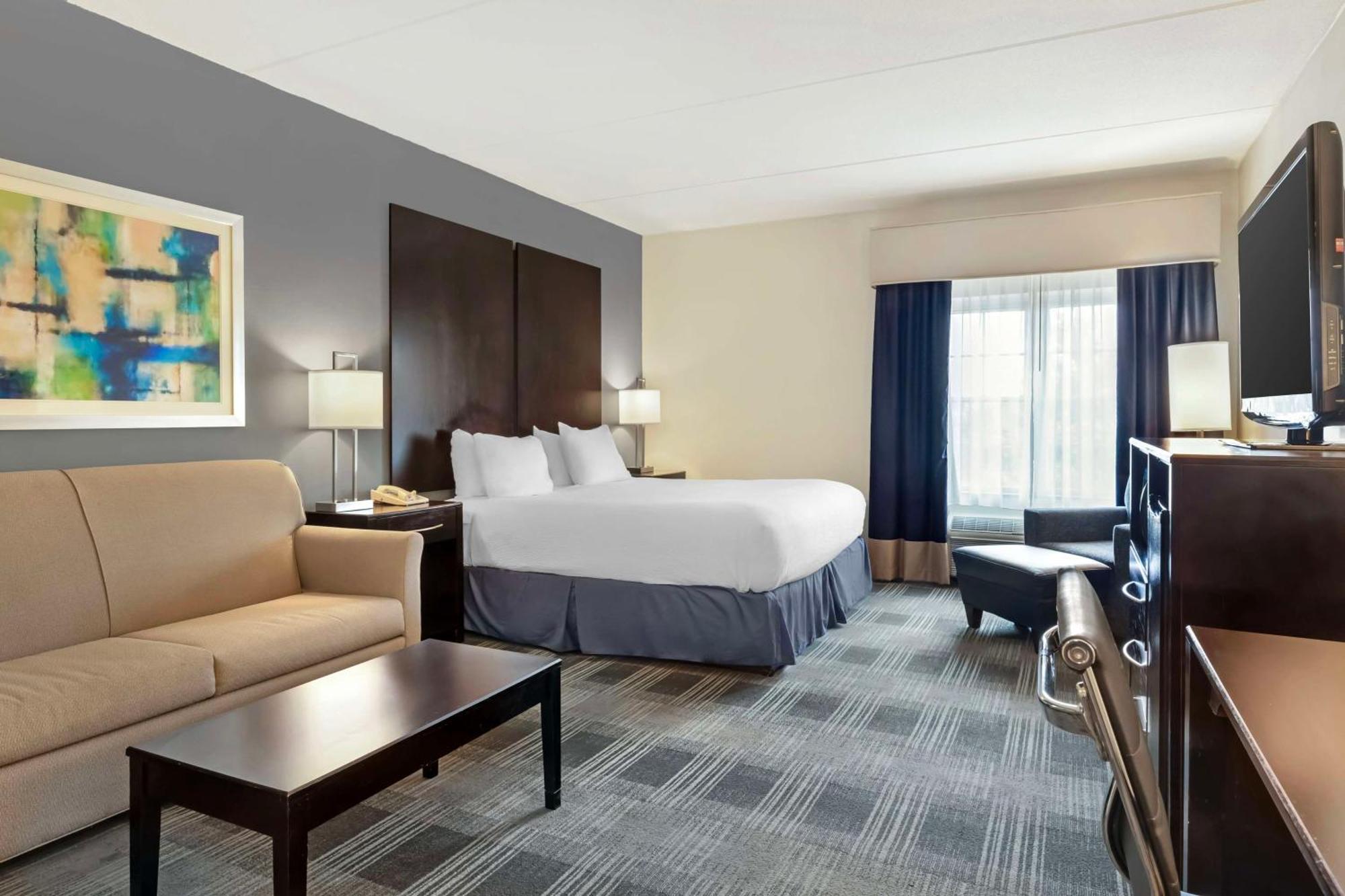 Best Western Hartford Hotel And Suites Экстерьер фото