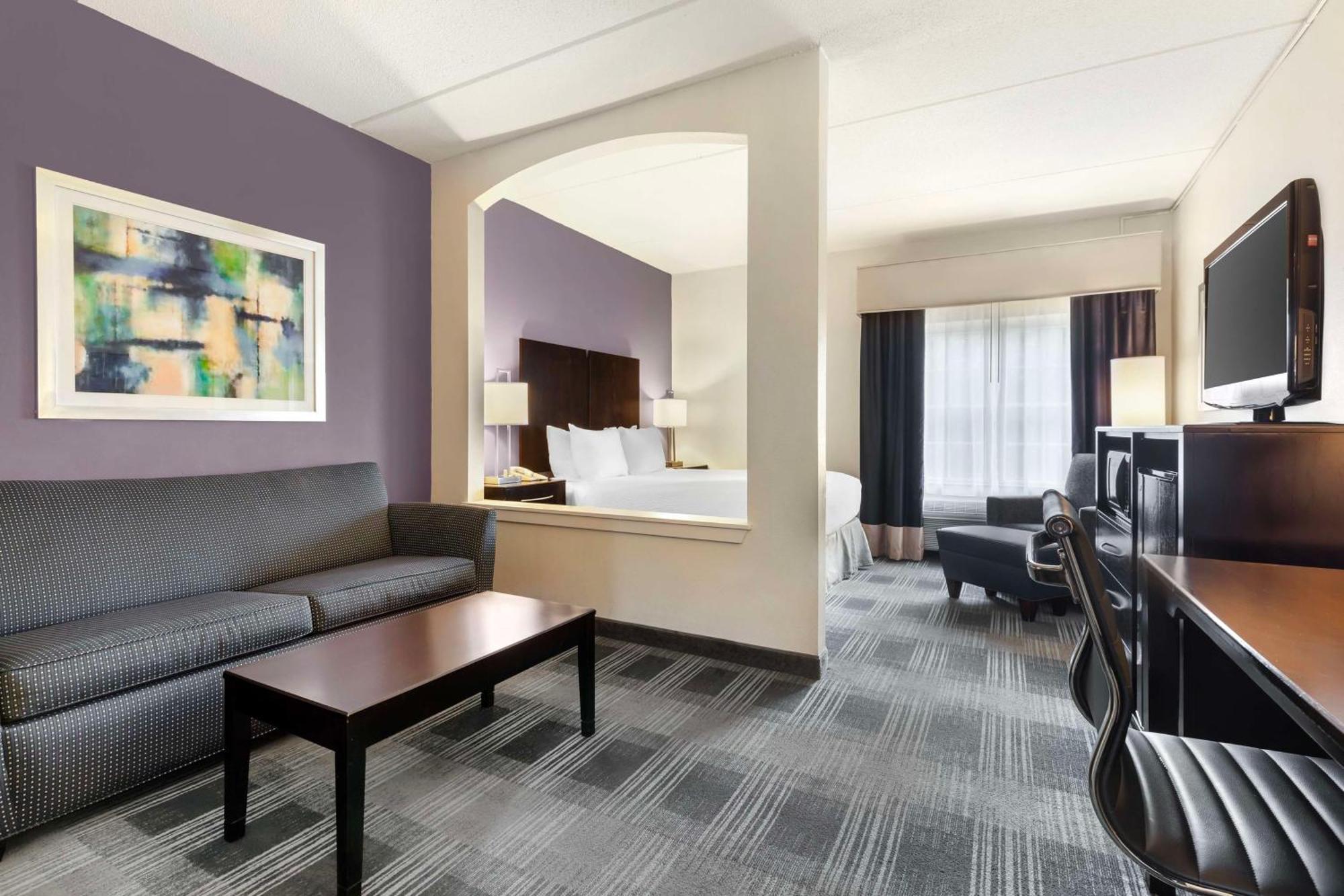 Best Western Hartford Hotel And Suites Экстерьер фото